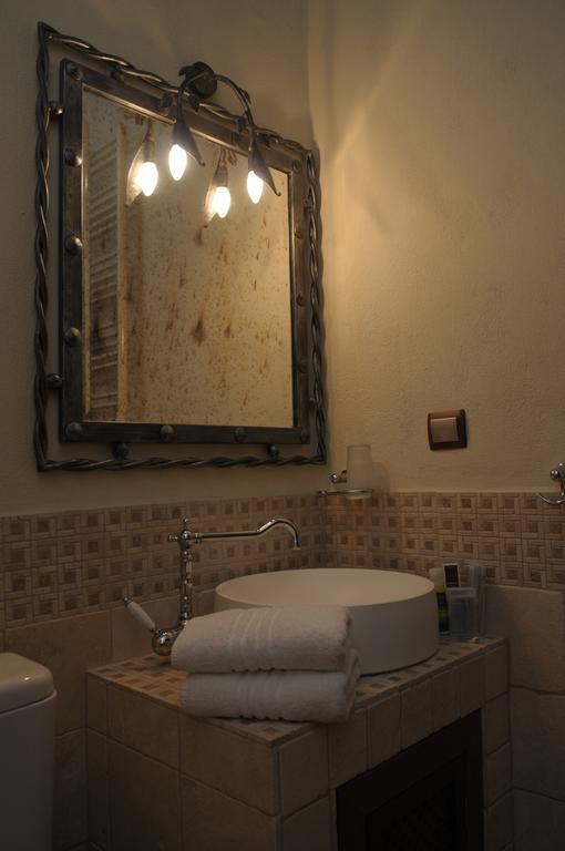 Roes Suites Loutraki  Ngoại thất bức ảnh