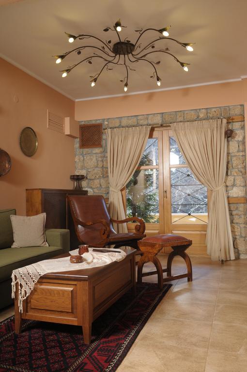 Roes Suites Loutraki  Ngoại thất bức ảnh