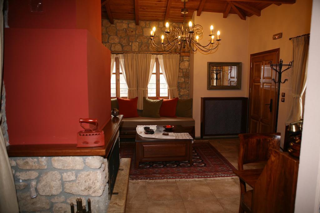 Roes Suites Loutraki  Ngoại thất bức ảnh