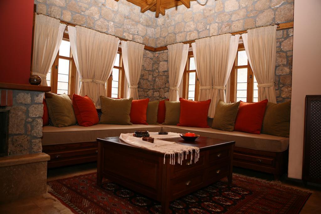 Roes Suites Loutraki  Ngoại thất bức ảnh