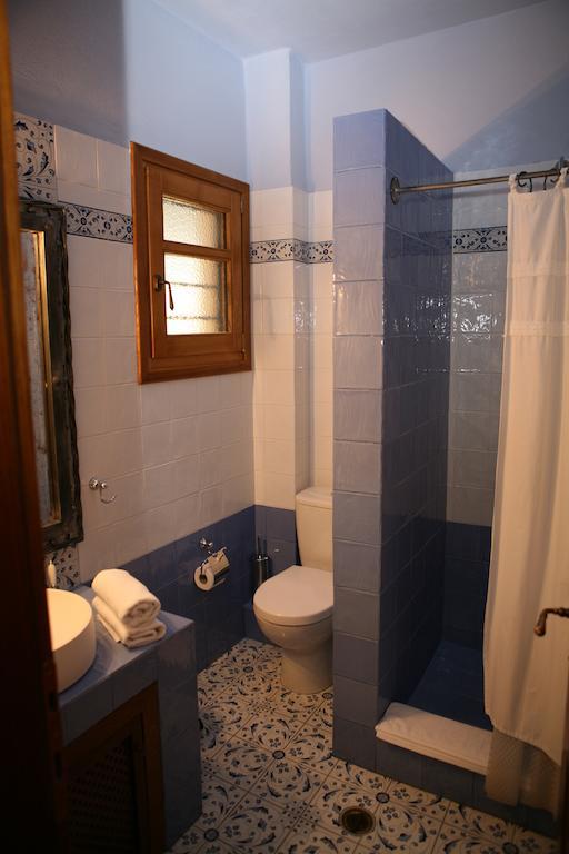 Roes Suites Loutraki  Ngoại thất bức ảnh