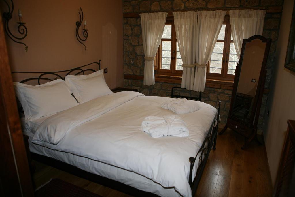 Roes Suites Loutraki  Ngoại thất bức ảnh