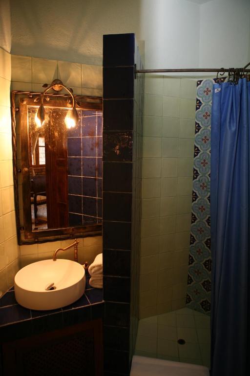 Roes Suites Loutraki  Ngoại thất bức ảnh