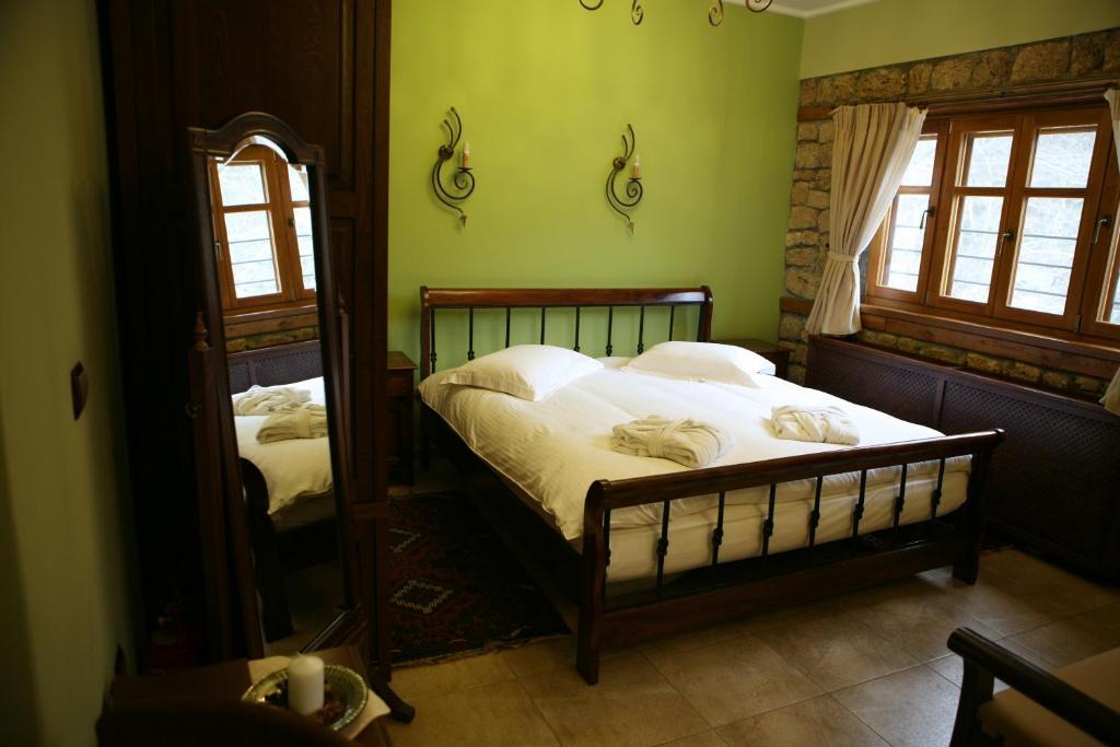 Roes Suites Loutraki  Ngoại thất bức ảnh