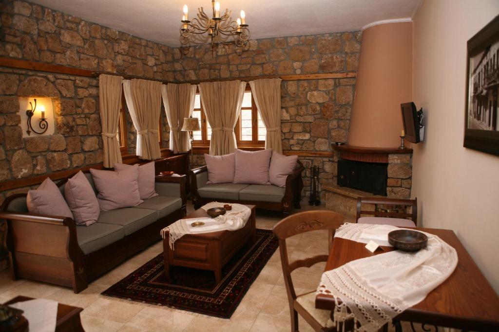 Roes Suites Loutraki  Ngoại thất bức ảnh