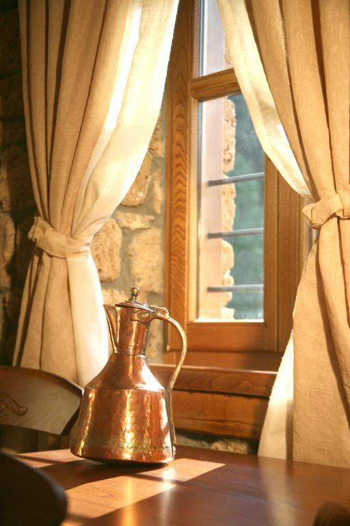 Roes Suites Loutraki  Ngoại thất bức ảnh